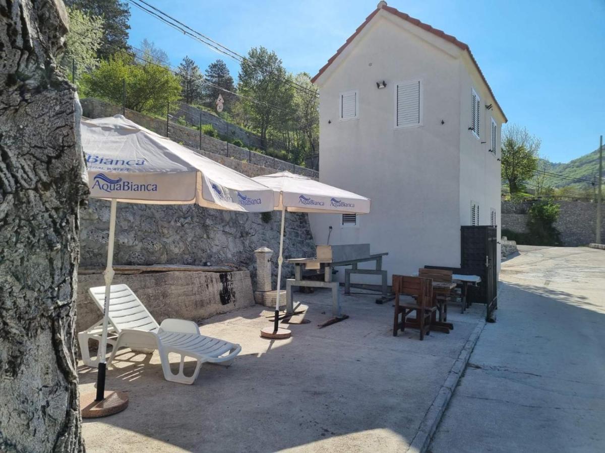 Porto Njegusi A1 Apartamento Cetinje Exterior foto